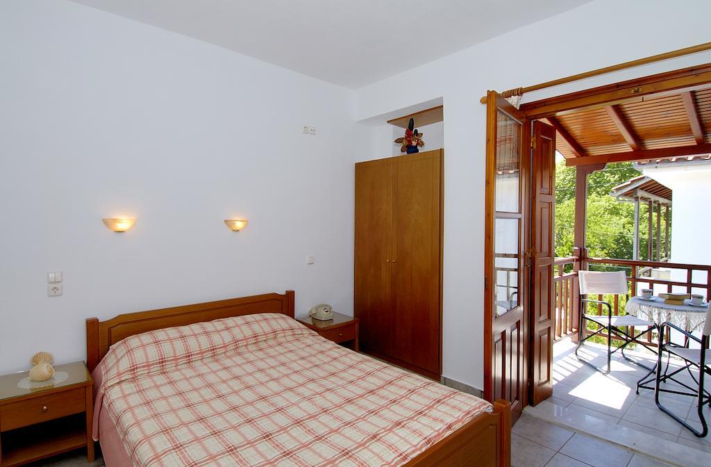 Charoula Apartment Platanias  Room photo